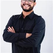 Fotógrafo profesional desde hace mas de 7 años con excelente pedagogía y capacidad para transmitir conocimiento